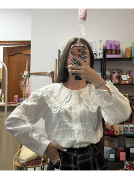 Camisa blanca cuello